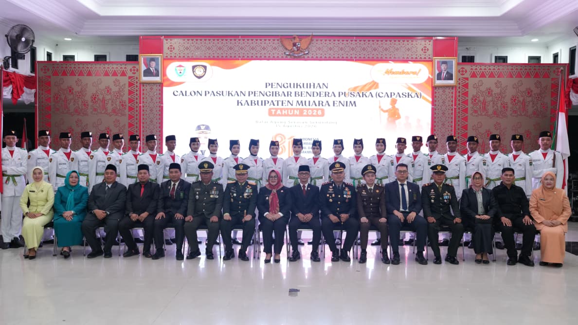 Plt. Bupati Sumarni Kukuhkan Paskibraka Kabupaten Muara Enim Tahun 2026