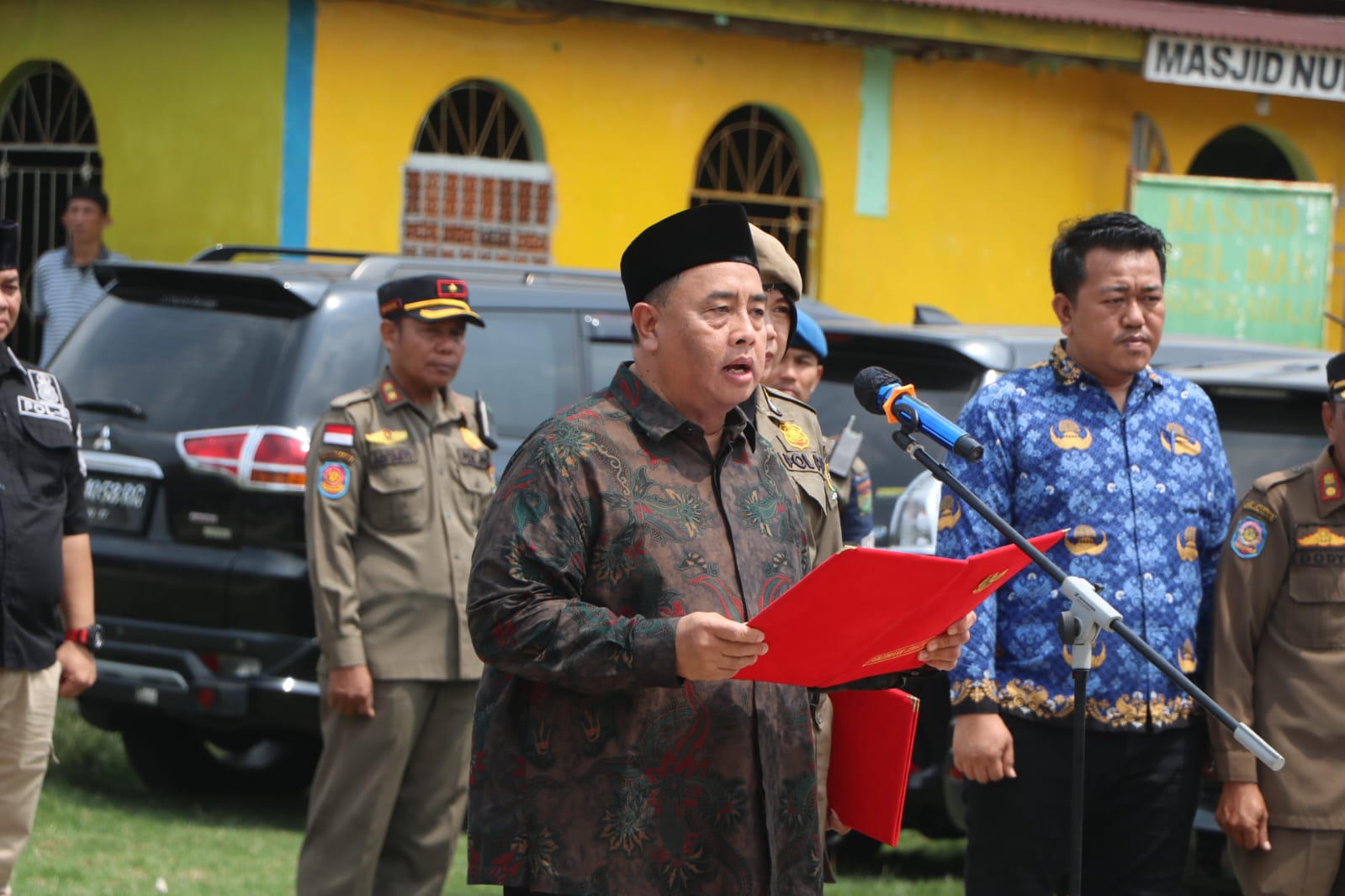 Sekda Muara Enim Pimpin Upacara Kedinasan Pelepasan Jenazah Bupati Nang Ali Solichin